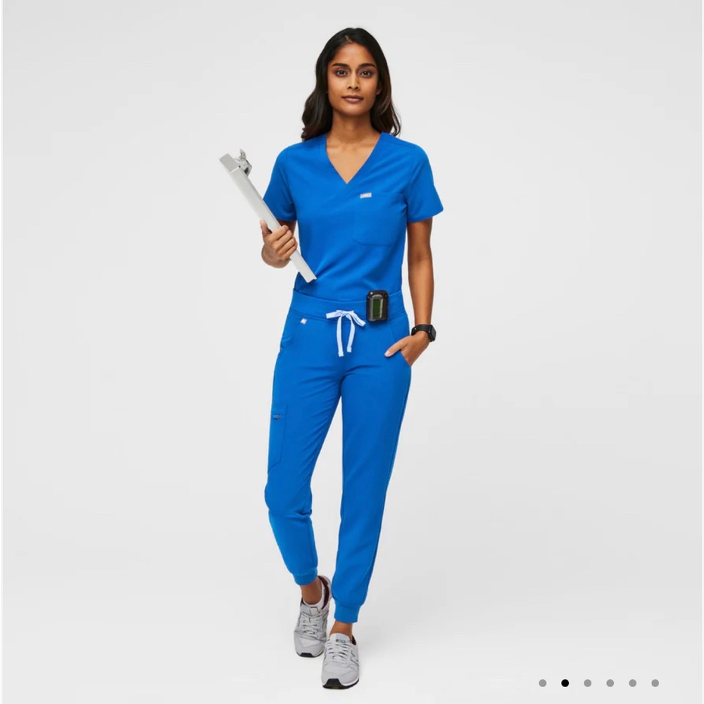 Figs scrub set in royal blue